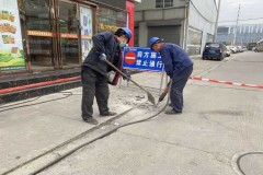 与整洁畅通同在 为美丽祥云添彩——祥云物流秩序维护部开展冬季美化园区系列工作